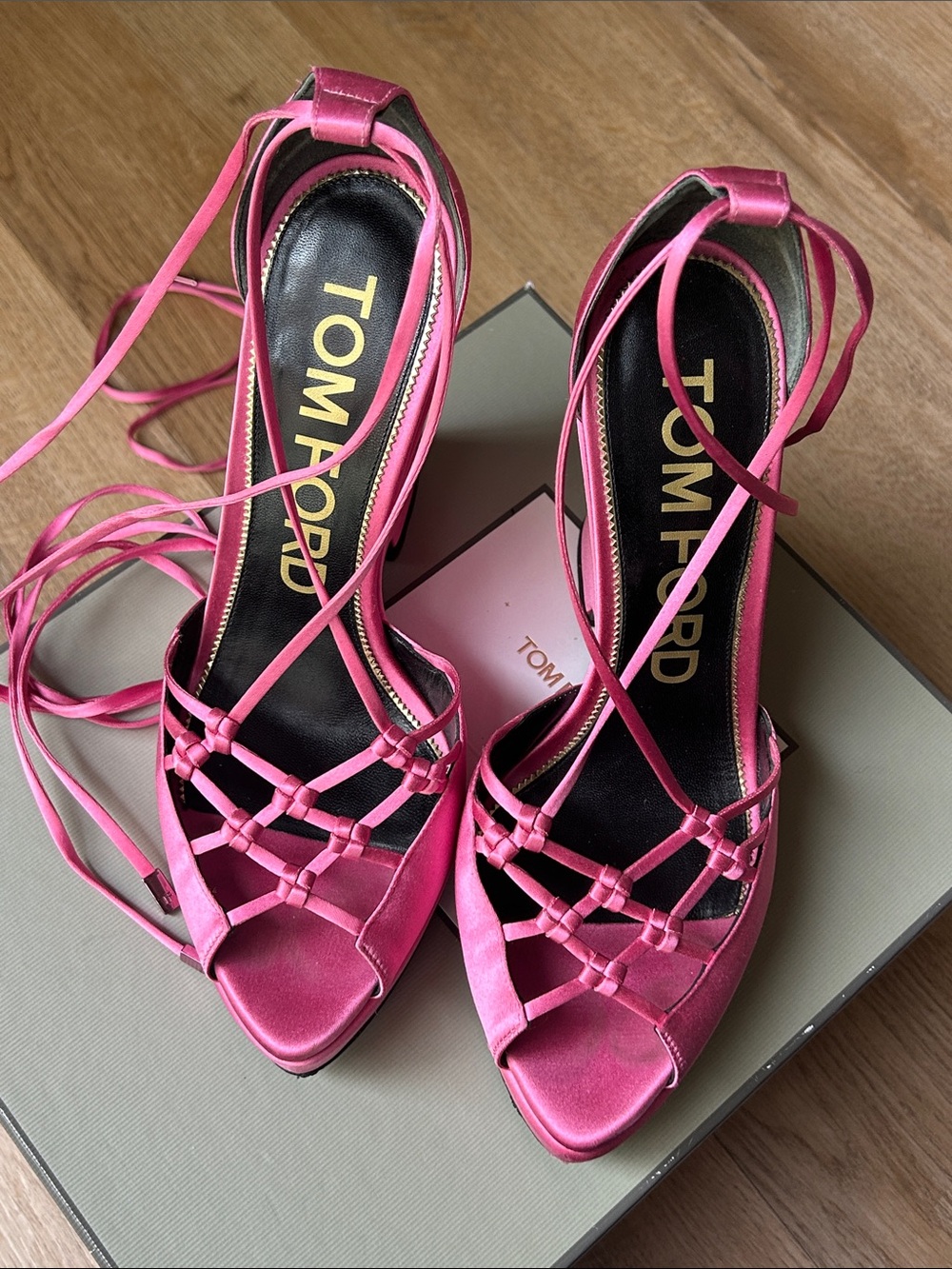 Tom Ford Fuchsia Pink Satin Lace-Up Platform Wedges Heels - Picture 8 of 12